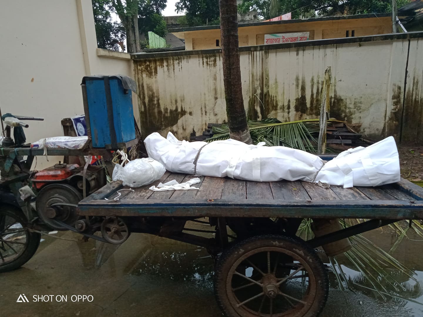 রাজাপুরে অজ্ঞাত যুবকের লাশ উদ্ধার