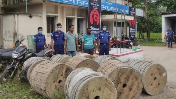 গৌরনদীতে চোরাইকৃত বৈদ্যুতিক তারসহ গ্রেপ্তার-২