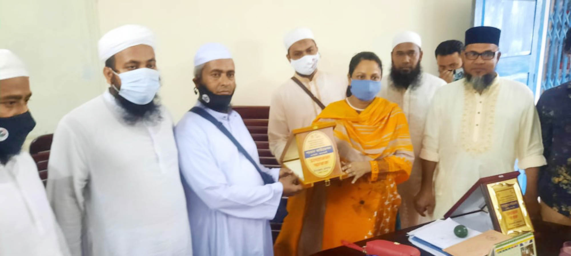 করোনা দুঃসময়ে মানবিক কাজ করায় নলছিটিতে শাবাব ও সামসুন্নাহার ফাউন্ডেশনকে সংবর্ধনা