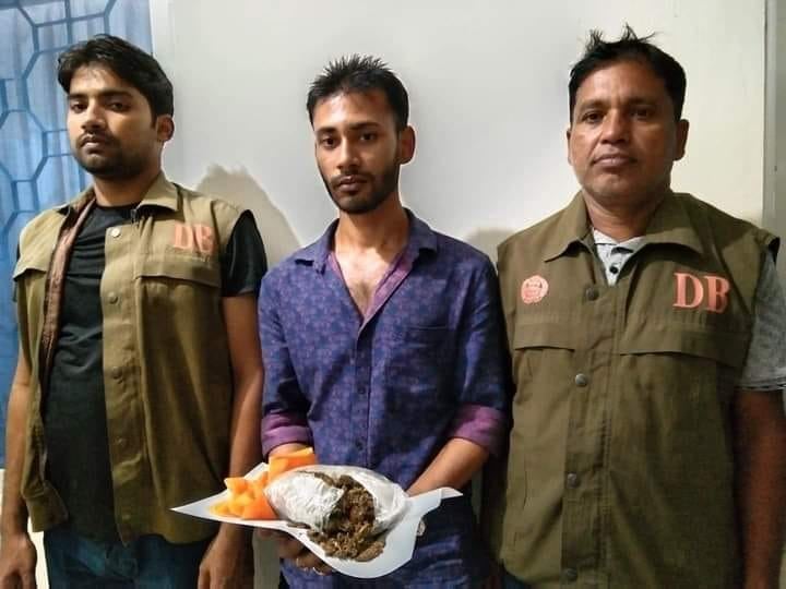 ঝালকাঠির বিনয়কাঠী বাজার থেকে মাদক ব্যবসায়ী আটক