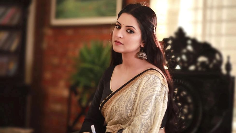 পরীমণি শুটিংয়ে অসুস্থ হয়ে পড়ায় নেওয়া হলো হাসপাতালে