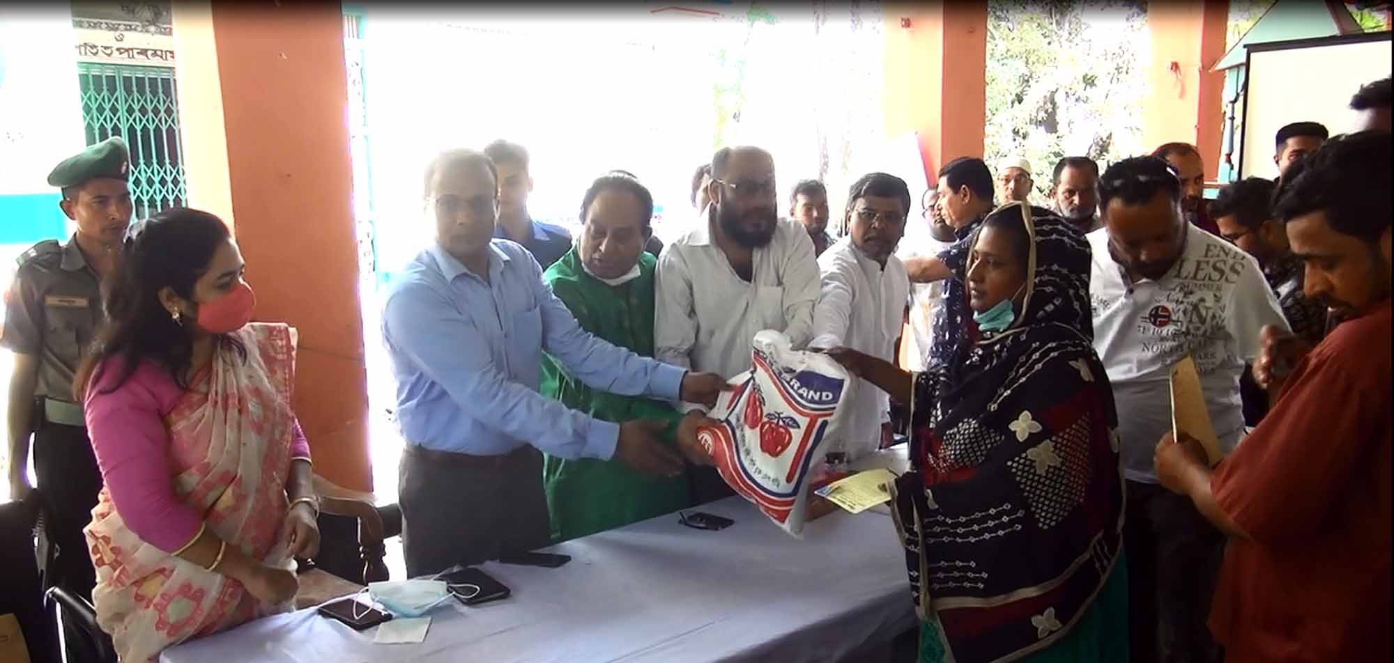 ঝালকাঠিতে টিসিবি পণ্য পাচ্ছে ৫৫ হাজার পরিবার