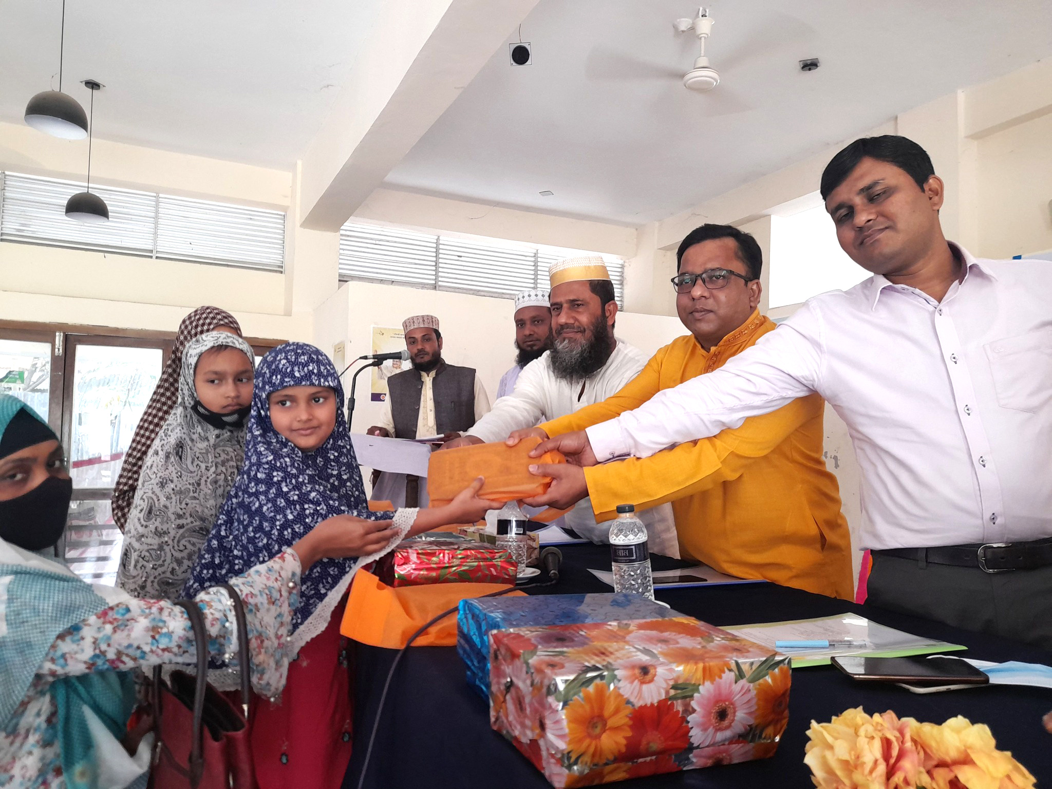 কাঠালিয়ায় শ্রেষ্ঠ কেয়ারটেকার, শিক্ষক ও শিক্ষার্থীদের পুরস্কার বিতরণ