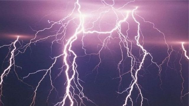 বোদায় বজ্রপাতে আলেমা’র মৃত্যু
