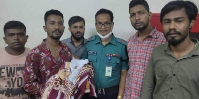 আবর্জনার মত ছুঁড়ে ফেলা এক নবজাতকে উদ্ধার করলো ৬ তরুণ