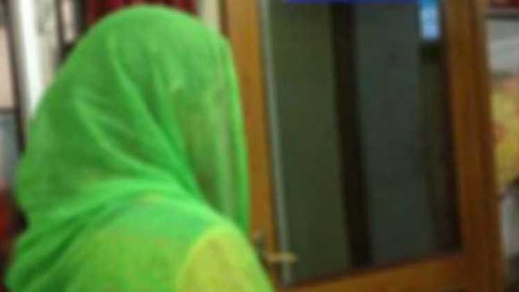 এসএসসি পরীক্ষার্থীর বাড়ি বিয়ের দাবিতে দুই সন্তানের জননী