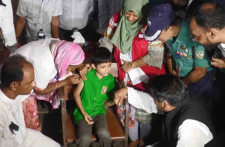 বরিশালে ৫-১১ বছর বয়সি শিশুদের মাঝে করোনার টিকা প্রদান শুরু