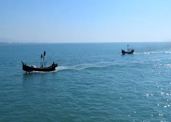 ২৬টি মাছ ধরা ট্রলার ডাকাতি হয়েছে বঙ্গোপসাগরে