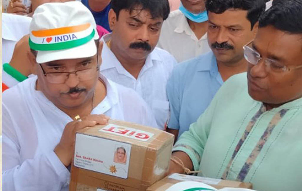 ভারত থেকে এলো প্রধানমন্ত্রীর জন্য ‘রাখি উৎসবের’ উপহার
