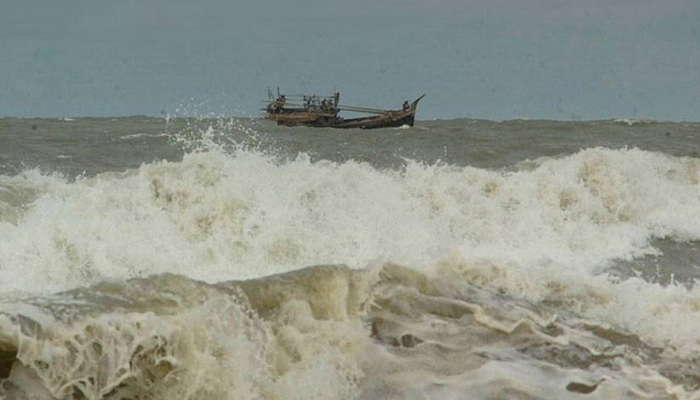 বঙ্গোপসাগরে আবারও লঘুচাপ, সমুদ্রবন্দরে ৩ নম্বর সতর্কসংকেত