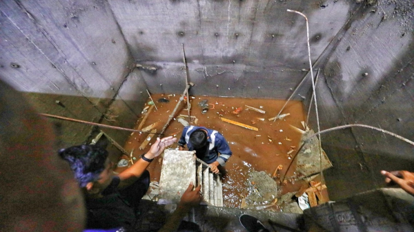 সাততলা থেকে লিফট ছিঁড়ে ৮ জন নিহত