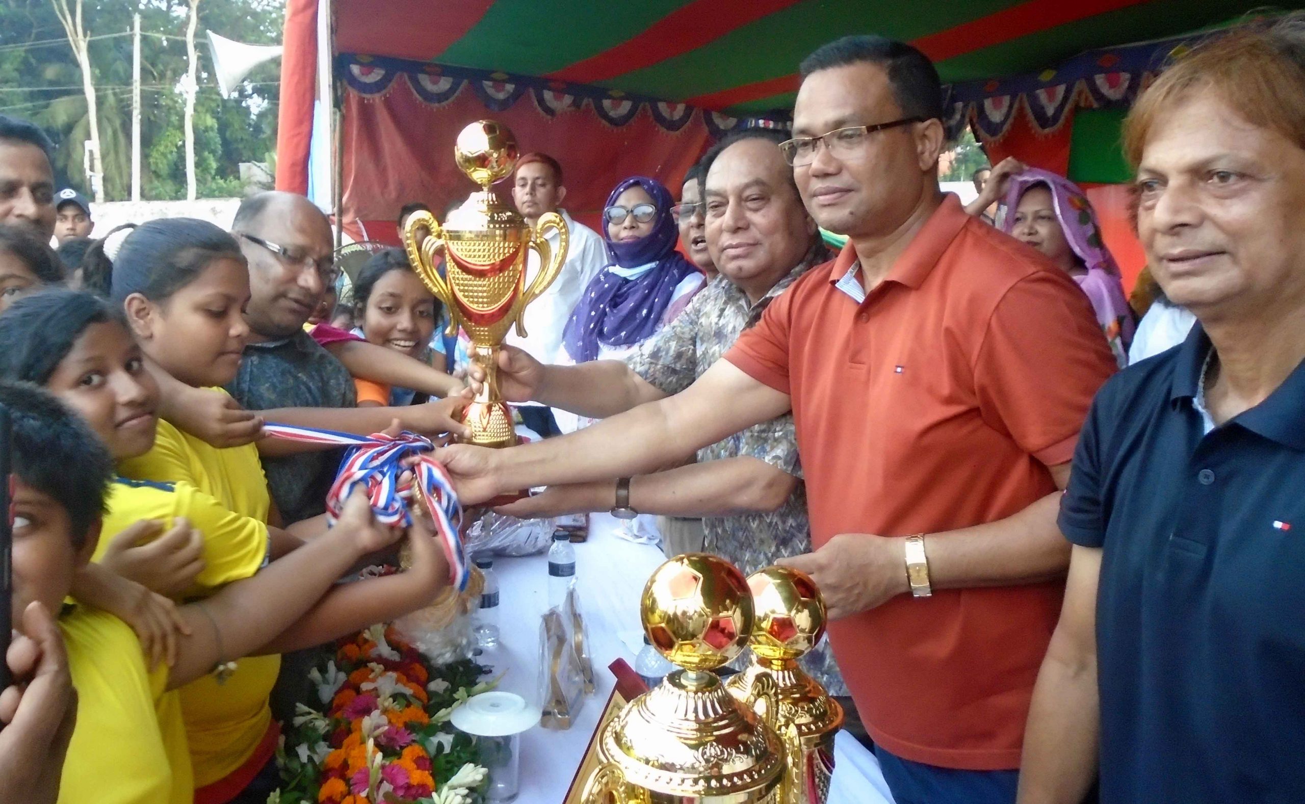 ঝালকাঠিতে জেলা পর্যায়ে বঙ্গবন্ধু ও বঙ্গমাতা ফুটবলে সদর উপজেলা চ্যাম্পিয়ন