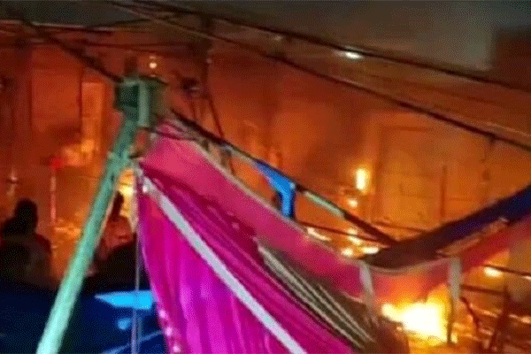 পূজা মণ্ডপে আগুন, নিহত পাঁচ, আহত ৬০