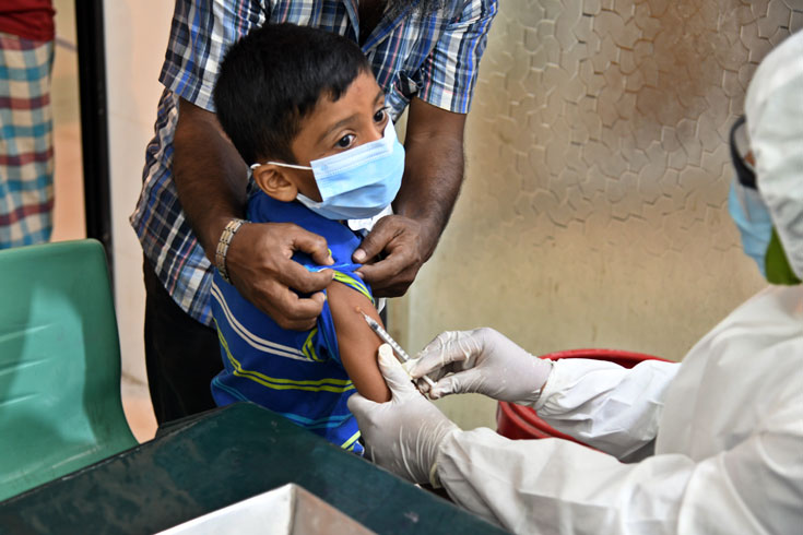 ঝালকাঠিতে ৫ থেকে ১১ বছর বয়সি শিশুদের করোনা প্রতিরোধে গণটিকা কার্যক্রম শুরু