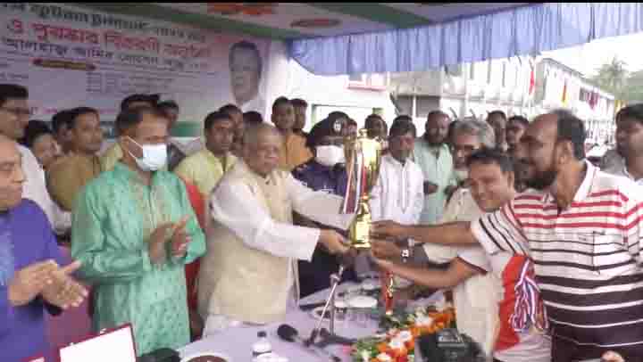 ঝালকাঠিতে বঙ্গবন্ধু গোল্ডকাপ ফুটবল টুর্নামেন্টের ফাইনাল খেলা ও পুরস্কার বিতরন
