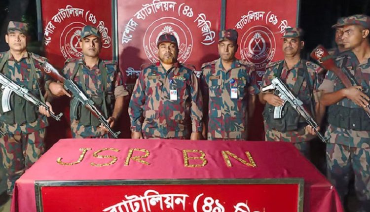 মাটির নিচ থেকে উদ্ধার করা হলো ৮ কোটি টাকার স্বর্ণের বার
