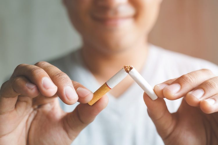 ধূমপানের নেশা কাটাতে খেতে পারেন যে ৩ পানীয়