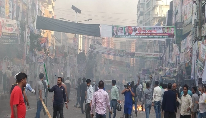 নয়াপল্টনে বিএনপি-পুলিশ সংঘর্ষে নিহত হয়েছে ১