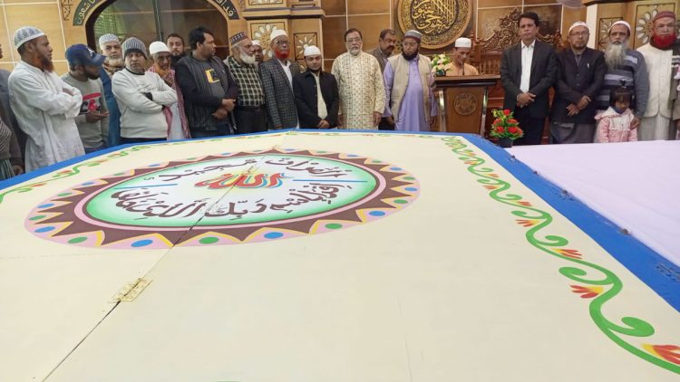 বিশ্বের সর্ববৃহৎ হাতে লেখা কোরআন শরীফের দুই দিনব্যাপী প্রদর্শনী হচ্ছে সাতক্ষীরায়