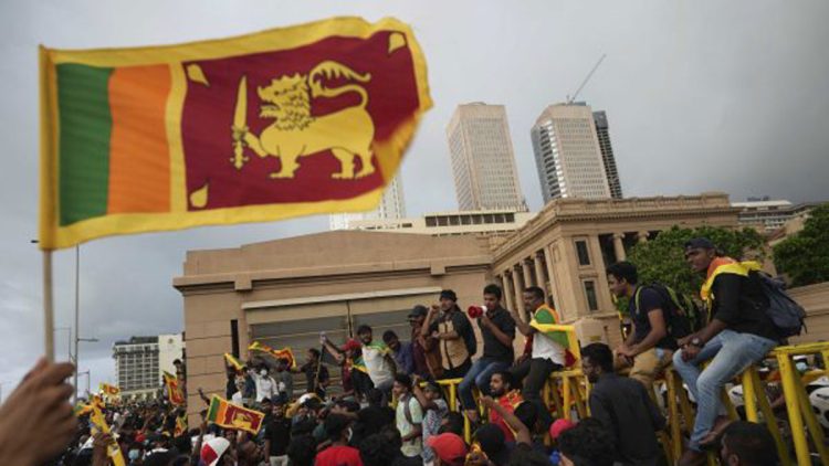 শ্রীলঙ্কায় সরকারি চাকরির নিয়োগ বন্ধ!