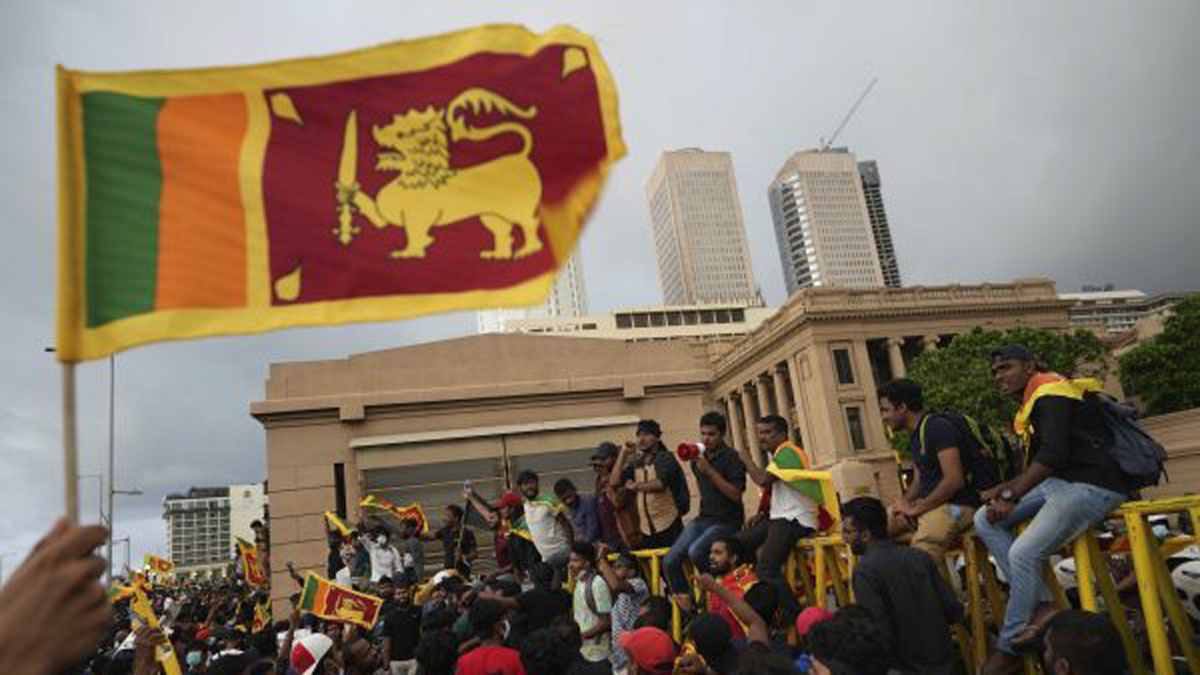 শ্রীলঙ্কায় সরকারি চাকরির নিয়োগ বন্ধ!