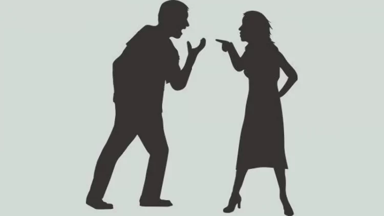 ভালোবাসা দিবসে স্ত্রীকে টাকা দিতে না পারায় মাথা ফাটালেন স্বামীর