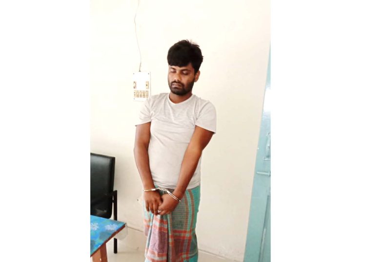 কাঠালিয়ায় ৩৫২২ পিচ ইয়াবাসহ এক পরিবারের তিন নারীসহ চারজন গ্রেফতার