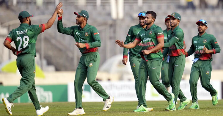 সাকিবের দুর্দান্ত বোলিংয়ে ওয়াইটওয়াশ এড়াল বাংলাদেশ