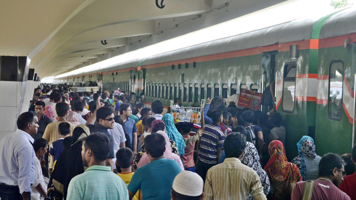 ঈদে চাকরিজীবীরা ছুটি নিতে পারবেন ৫ দিন