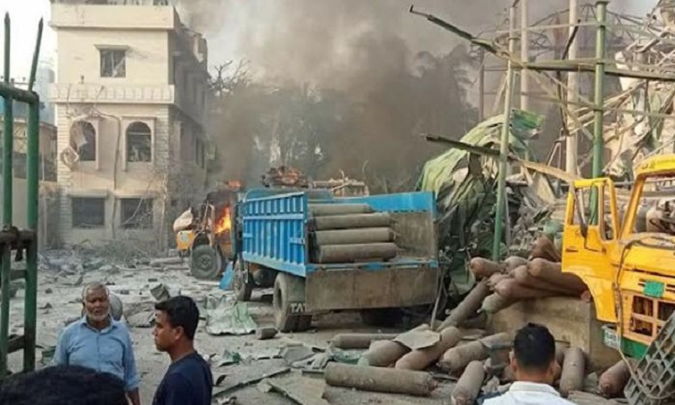 সীতাকুণ্ডে অক্সিজেন প্ল্যান্টে বিস্ফোরণে নিহত হয়েছে ৫, তদন্ত কমিটি গঠন