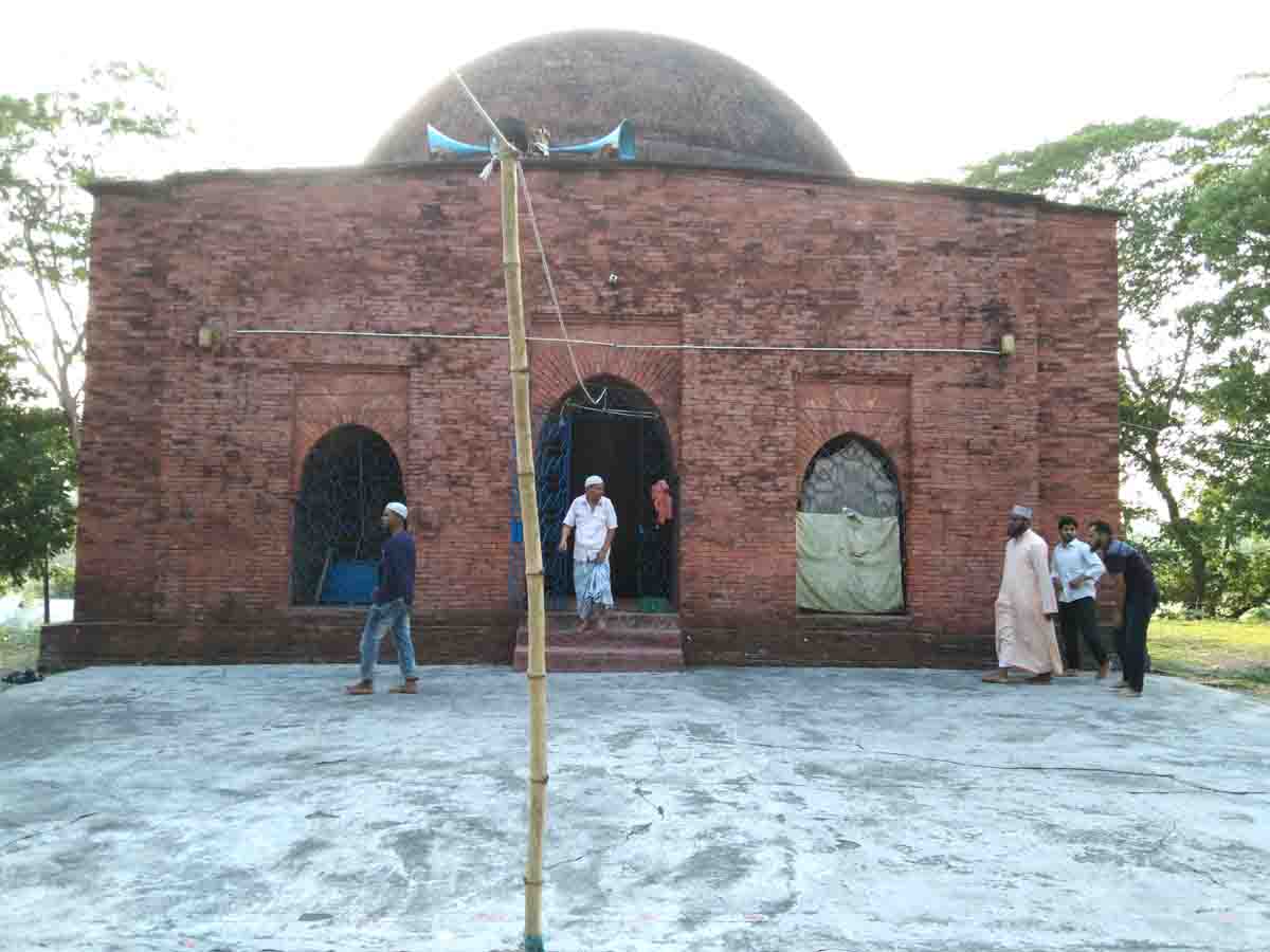বেতাগীর ঐতিহ্য বাহী বিবিচিনি শাহী মসজিদ, ঘুরে আসা।