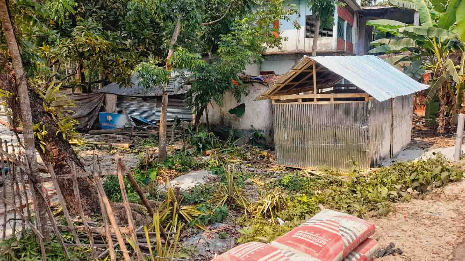 রাজাপুরে সাবেক চেয়ারম্যানকে মিথ্যে অভিযোগে হয়রানির অভিযোগ
