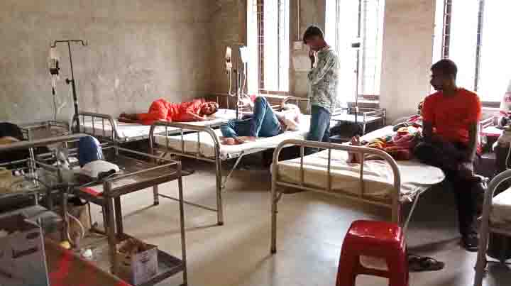ঝালকাঠিতে তুচ্ছ ঘটনাকে কেন্দ্র করে দুই গ্রামবাসীর মধ্যে সংর্ঘসে উভয় পক্ষের আহত ১৪, আটক ছয়
