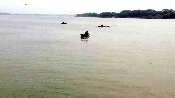 ঝালকাঠিতে সুগন্ধা ও বিষখালী নদীতে আজ থেকে জাটকা ইলিশ ধরা বন্ধ
