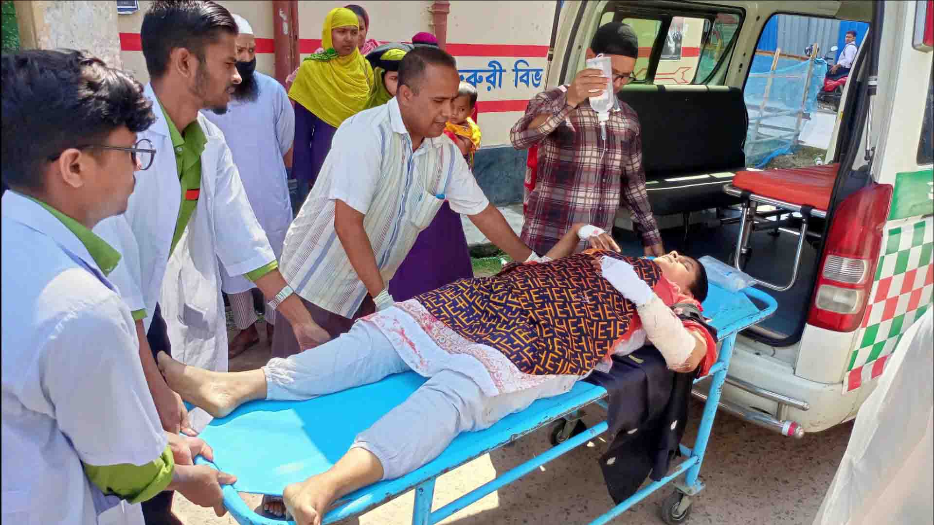 ঝালকাঠিতে স্কুল শিক্ষিকাকে ছুরিকাঘাত , সাবেক স্বামী আটক
