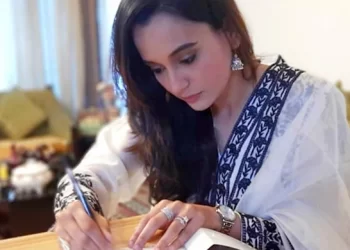 লাখ টাকায় বঙ্গবাজারের পোড়া শাড়ি কিনেছেন সাবিলা