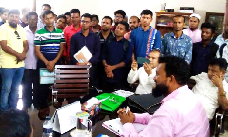 বরিশালে এমপির ফোনে নিয়োগ পরীক্ষা বন্ধ