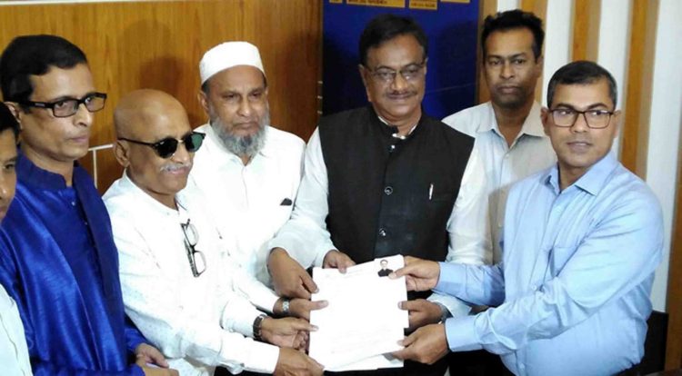 আওয়ামী লীগ প্রার্থীর মনোনয়নপত্র জমা