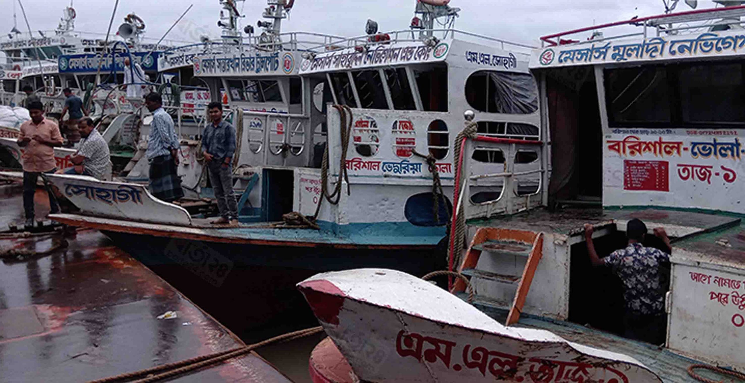 বরিশাল থেকে লঞ্চ চলাচল বন্ধ