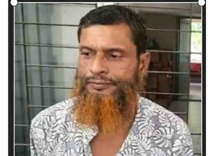 রাজাপুরে পুত্র বধুর চোখে মাদক কারবারি শ্বশুরের ঘুষি, মাটিতে ফেলে নির্যাতন