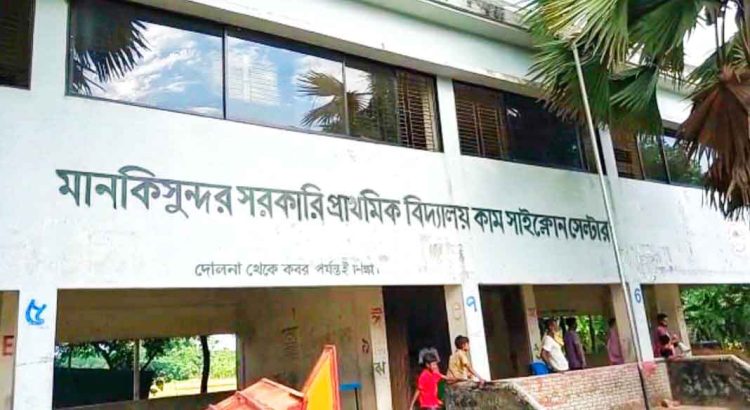 ঝালকাঠিতে আশ্রয় কেন্দ্র ছেড়েছে সবাই