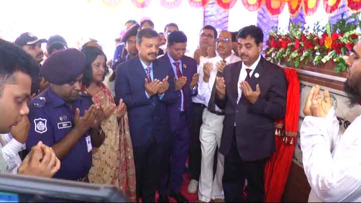 ঝালকাঠিতে বিচারক ও আইনজীবিদের সাথে মতবিনিময় সভা করেন হাই কোর্টের বিচারপতি, মোঃ মোস্তাফিজুর রহমান