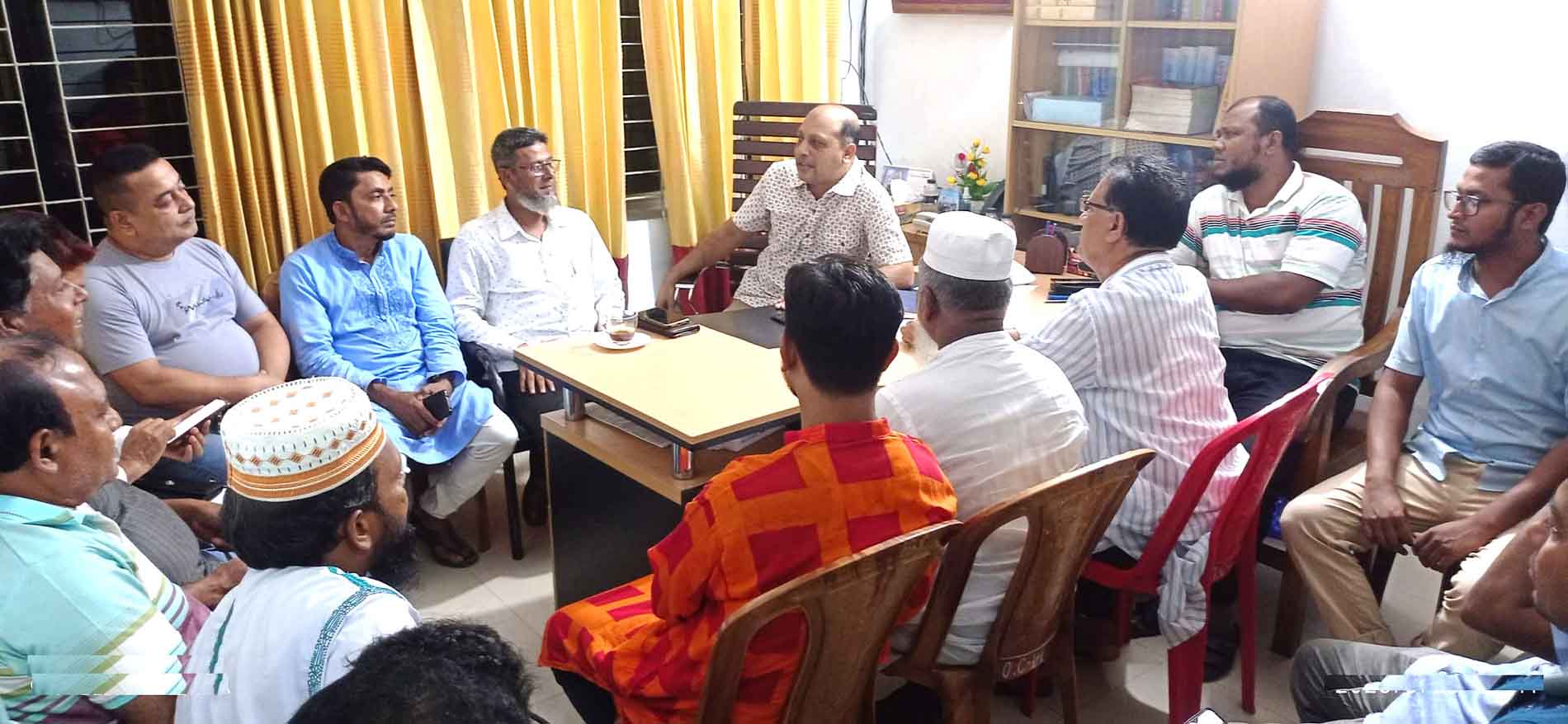 কাঠালিয়া প্রেসক্লাবের সাংবাদিকদের সাথে নবাগত ওসির মতবিনিময়