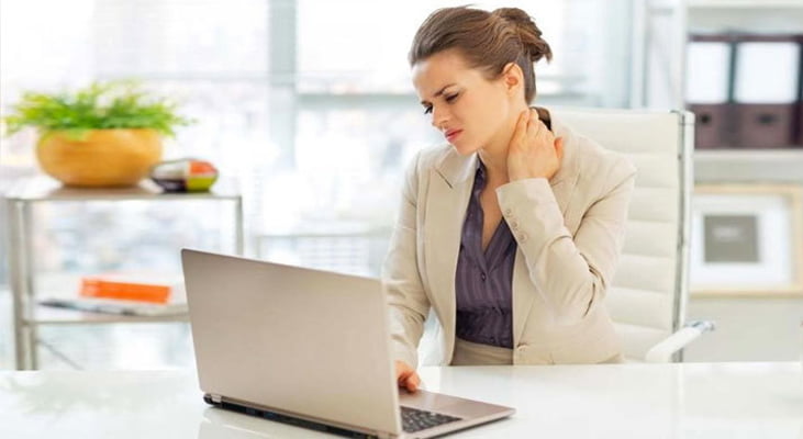 চেয়ারে টানা বসে থাকা হতে পারে ধূমপানের চেয়েও ক্ষতিকর!