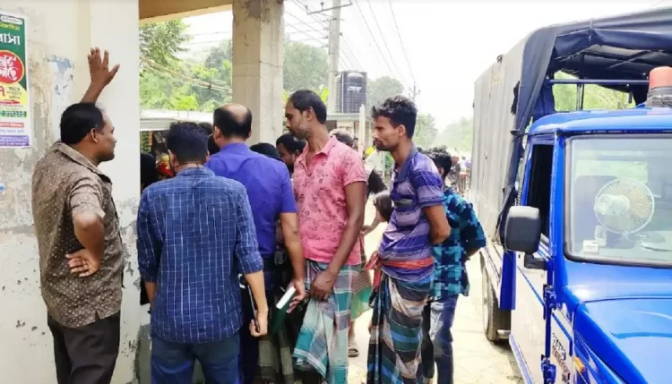 ‘আপনারা কেউ বাচ্চাটাকে দাফন করুন, কিছু টাকা রেখে গেলাম’