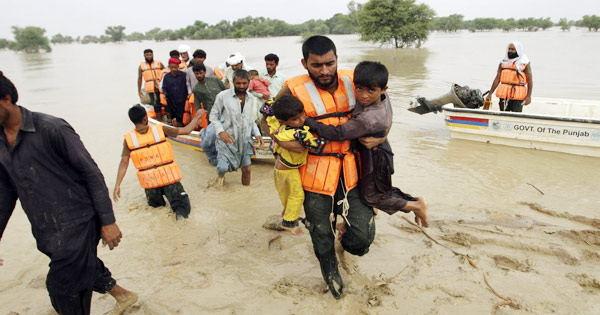 পাকিস্তানে ভারী বর্ষণসহ বজ্রপাতে নিহত ২৭ জন