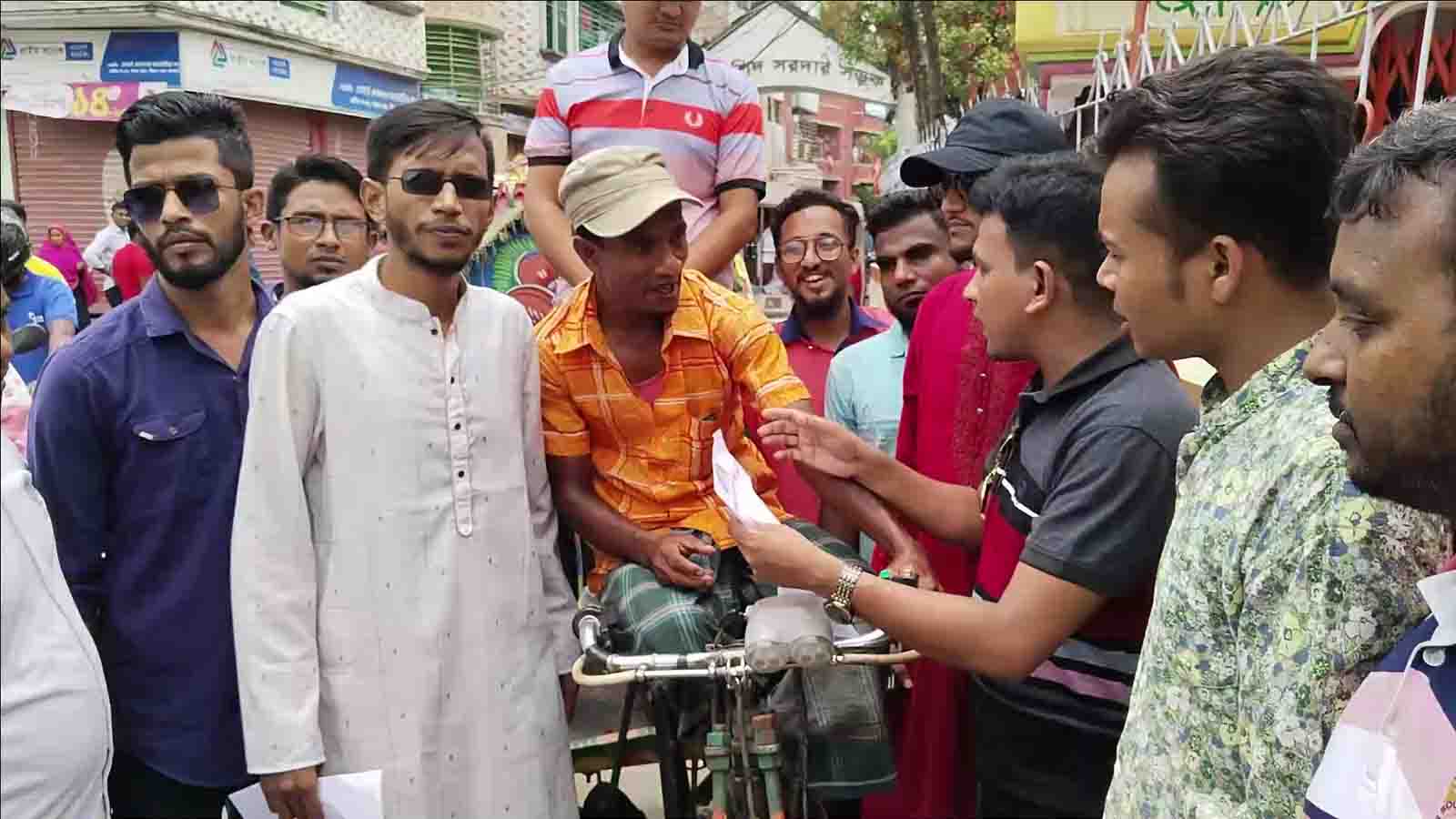 বরিশালে তারুণ্যের সমাবেশ সফল করতে ঝালকাঠিতে ছাত্রদলের লিফলেট বিতরণ