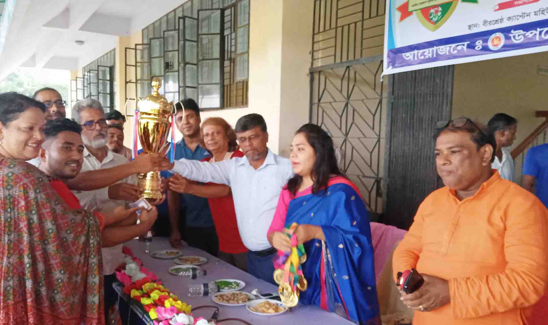 ঝালকাঠিতে বঙ্গবন্ধু শেখ মুজিবুর রহমান অনুর্ধ্ব-১৭ জাতীয় গোল্ডকাপ ফুটবল টুর্নামেন্টে চ্যাম্পিয়ন গাবখান-ধানসিড়ি ইউনিয়ন