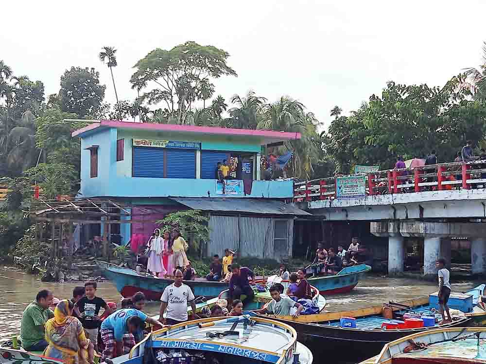 ঝালকাঠির ভাসমান পেয়ারাবাজারে স্থাপিত ফ্রি ওয়াইফাই অচল, সচলের উদ্যোগ নেই