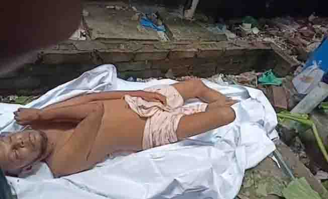 বরগুনায় ড্রেন থেকে স্বপন নামে এক জনের মরাদেহ উদ্ধার করেছে পুলিশ 